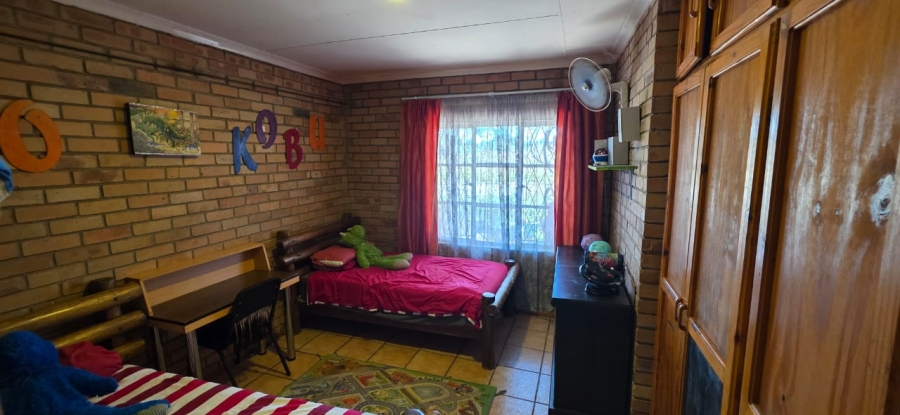 5 Bedroom Property for Sale in Vaal Park North West